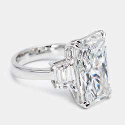 Pre Owned 17.00 cts Radiant Cut and Trapezoid Lab Grown Diamond 18k White Gold Ring Size 52