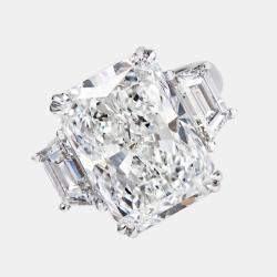 Pre Owned 17.00 cts Radiant and Trapezoid 18k White Gold Lab Grown Diamonds Ring Size 52
