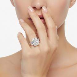 مملوكة مسبقًا 17.00 cts Radiant and Trapezoid 18k White Gold Lab Grown Diamonds Ring Size 52