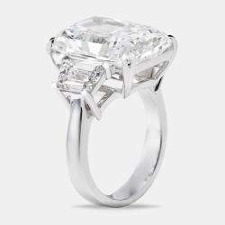 Pre Owned 17.00 cts Radiant and Trapezoid 18k White Gold Lab Grown Diamonds Ring Size 54