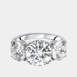 مملوكة مسبقًا 6 cts Round Lab Grown Diamonds 18k White Gold Ring Size 52