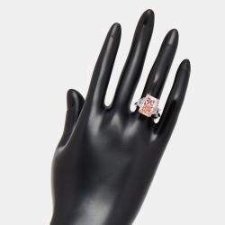 Pre Owned خاتم ألماس مُصنَّع بقطع مشع وردي وقطعات شبه منحرف بوزن 8.1 قيراط من الذهب الأبيض عيار 18 بحجم 52.