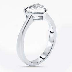 Pre Owned خاتم ألماس على شكل قلب مصنع في المختبر بوزن 2.06 قيراط من الذهب الأبيض عيار 18 بمقاس 54