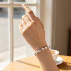 Pre Owned سوار ألماس مصنع معملياً بوزن 18.5 قيراط قطع كمثري من الذهب الأبيض عيار 18 قيراط