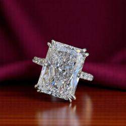 مملوكة مسبقًا 5.00 cts Radiant Lab Grown Diamond 14k White Gold Ring Size 52