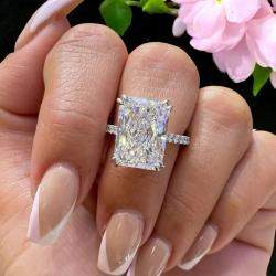 مملوكة مسبقًا 5.00 cts Radiant Lab Grown Diamond 14k White Gold Ring Size 52