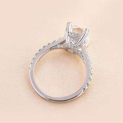 مملوكة مسبقًا 5.00 cts Radiant Lab Grown Diamond 14k White Gold Ring Size 52