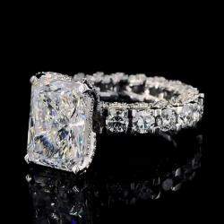 مملوكة مسبقًا 6.20 cts Radiant Cut Lab Grown Diamond 14k White Gold Ring Size 52