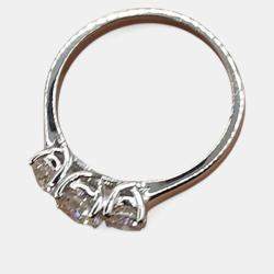 مملوكة مسبقًا 2.00 cts Round Lab Grown 18k White Gold Three Stone Diamond Ring Size 52 
