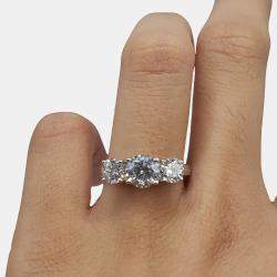 مملوكة مسبقًا 2.00 cts Round Lab Grown 18k White Gold Three Stone Diamond Ring Size 52 