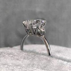 Pre Owned 2.30 cts Oval Cut Lab Grown Diamond 18k White Gold Ring Size 52