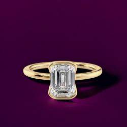 مملوكة مسبقًا 2 cts Lab Grown Emerald Diamond 18k Yellow Gold Engagement Ring Size 52