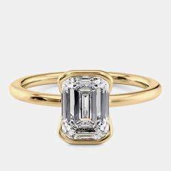 مملوكة مسبقًا 2 cts Lab Grown Emerald Diamond 18k Yellow Gold Engagement Ring Size 52