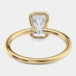 مملوكة مسبقًا 2 cts Lab Grown Emerald Diamond 18k Yellow Gold Engagement Ring Size 52