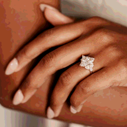 مملوكة مسبقًا خاتم ألماس مَرْكَوزي مُصنَّع في المختبر بوزن 1.50 قيراط من الذهب الأصفر عيار 18 بمقاس 52