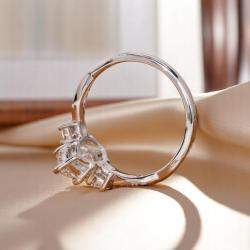 مملوكة مسبقًا خاتم زفاف ماركيز ألماس مُصنَّع في المختبر بوزن 2.00 قيراط من الذهب ا لأبيض عيار 18 بمقاس 52.