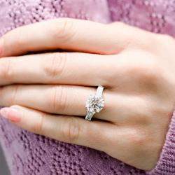 Pre Owned 1.9 cts Round Lab Grown Diamond 18k White Gold Engagement Ring Size 52