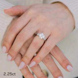 Pre Owned 2.85 cts Round Lab Grown Diamond 18k White Gold Ring Size 7