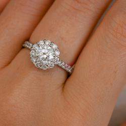 مملوكة مسبقًا 2.2 cts Round Lab Grown Diamond 18k White Gold Wedding Ring Set