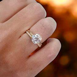 Pre Owned 1.71 cts Round Lab Grown Diamond 18k Yellow Gold Rings Set