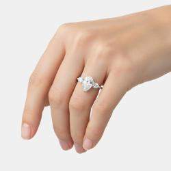 مملوكة مسبقًا خاتم ألماس مصنع في المختبر بوزن 3.4 قيراط بقطع إجاصة مصنوع من الذهب الأبيض عيار 18 بمقاس 54.