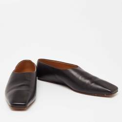 Pre Owned The Row Black Leather Flats Size 37.5