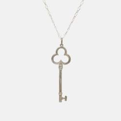 Pre Owned Tiffany & Co. Trefoil Key Silver 925 Pendant Oval Link Chain Necklace