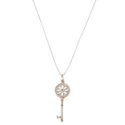 Pre Owned Tiffany & Co. Sterling Silver Diamond Daisy Key Pendant Chain Necklace