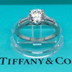 Pre Owned Tiffany & Co. Round 1.06 Ct Three Stone Baguette Diamond Engagement Ring EU 52