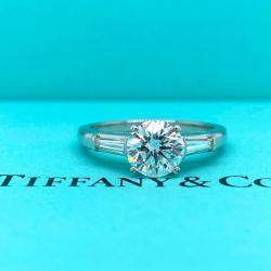 Pre Owned Tiffany & Co. Round 1.06 Ct Three Stone Baguette Diamond Engagement Ring EU 52