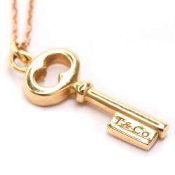 مملوكة مسبقًا Tiffany & Co. Vintage Oval Key 18K Rose Gold Necklace 