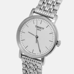 Pre Owned ساعة يد نسائية تيسوت T-كلاسيك إفري تايم T109.210.11.031.00 ميناء فضي ستانلس ستيل 30 مم