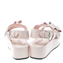 Pre Owned صندل تودز نعل سميك فتحة كعب جلد لامع سوداء مقاس 39.5