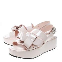 Pre Owned صندل تودز نعل سميك فتحة كعب جلد لامع سوداء مقاس 39.5