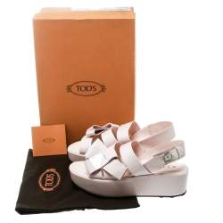 Pre Owned صندل تودز نعل سميك فتحة كعب جلد لامع سوداء مقاس 39.5