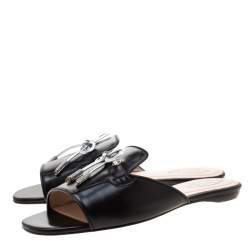 Pre Owned حذاء سلايدز تودز فلات مقدمة مفتوحة فيونكة زخرفة كريستال جلد أسود إصدار محدود مقاس 37