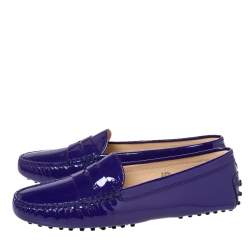 مملوكة مسبقًا حذاء لوفرز تودز بيني جلد لامع بنفسجي مقاس 38.5