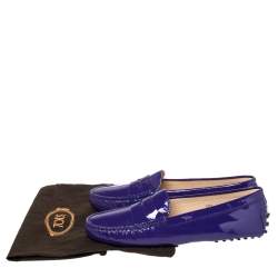 مملوكة مسبقًا حذاء لوفرز تودز بيني جلد لامع بنفسجي مقاس 38.5