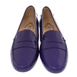 مملوكة مسبقًا حذاء لوفرز تودز بيني جلد لامع بنفسجي مقاس 38.5