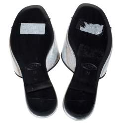 Pre Owned صندل سلايد فلات تودز بمقدمة مفتوحة جلد ميتاليك مقاس 36