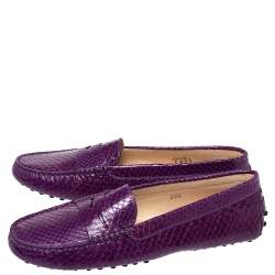 مملوكة مسبقًا حذاء لوفرز تودز مزين سير بيني جلد ثعبان بنفسجي مقاس 38.5
