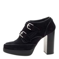 مملوكة مسبقًا Tod's Black Suede Leather Buckle Block Heel Ankle Booties Size 38.5 