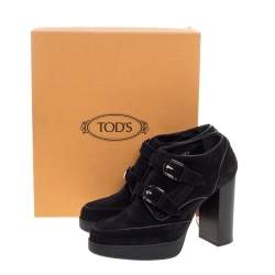مملوكة مسبقًا Tod's Black Suede Leather Buckle Block Heel Ankle Booties Size 38.5 