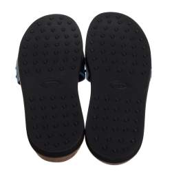 Pre Owned حذاء سلايدز تودز فلات مرصع قطيفة أزرق مقاس 39