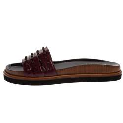 Pre Owned حذاء سلايدز تودز فلات مرصع جلد نقش تمساح عنابي مقاس 38