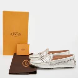 مملوكة مسبقًا Tod's Silver Leather Studded Crystal Embellished Gommino Slip On Loafers Size 38.5