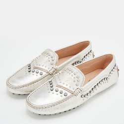 مملوكة مسبقًا Tod's Silver Leather Studded Crystal Embellished Gommino Slip On Loafers Size 38.5