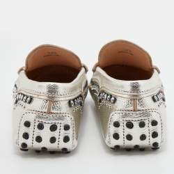 مملوكة مسبقًا Tod's Silver Leather Studded Crystal Embellished Gommino Slip On Loafers Size 38.5