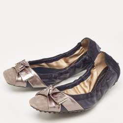 Pre Owned حذاء باليرينا فلات تودز سكرانش سويدي وجلد أزرق/ رصاصي لامع مقاس 35