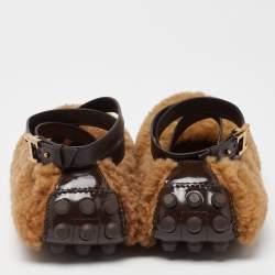 مملوكة مسبقًا حذاء باليرينا فلات تودز سكرانش صوف بني بحزام للكاحل مقاس 37